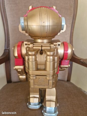 Toby walking talking robot 1986 38cm