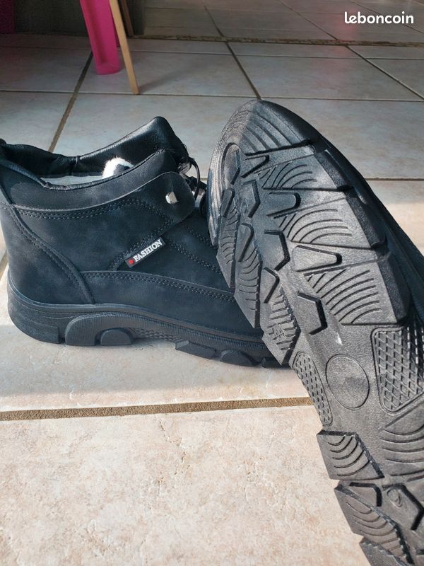 Bottines homme fourré taille 44 ,taille petit Chaussures