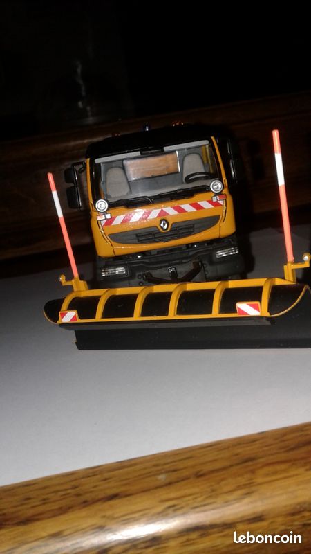 Norev - 1:43 - Renault Trucks KERAX 8X4 avec benne - Catawiki