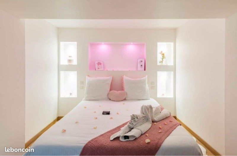 Love room (image 2)