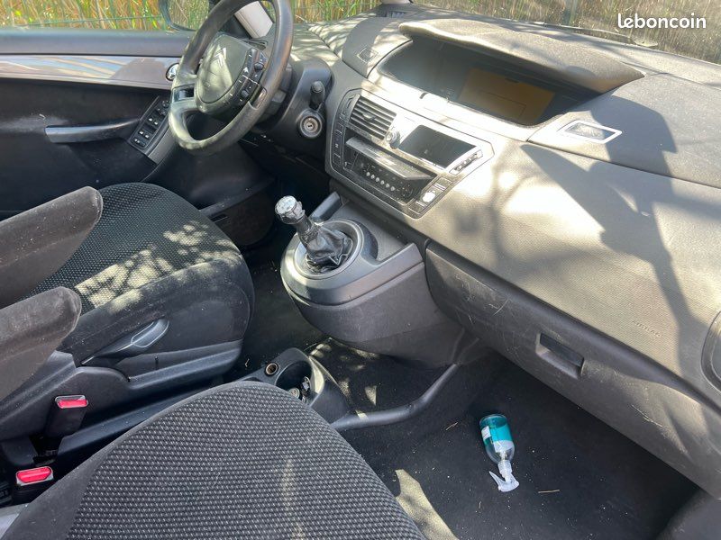 Citroen c4 Picasso 1.6 hdi 90cv pour pièce gage (image 3)