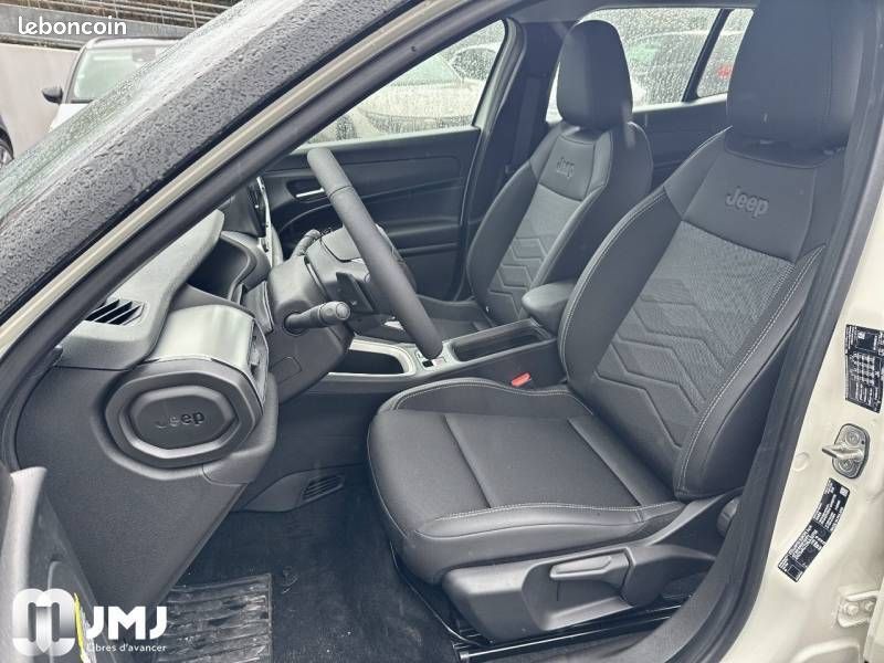 JEEP Avenger 1.2 Turbo T3 100 ch e-Hybrid BVR6 Summit (image 9)
