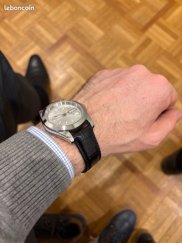 Montre automatique sur mesure argentée acier verre saphir bracelet cuir papillon (image 2)
