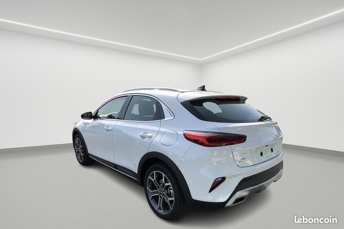KIA CEE D XCeed Hybride rechargeable 1.6 GDI - 105 + Electric 60,5 ch - Stop&Go - BV DCT6 Premium (image 22)