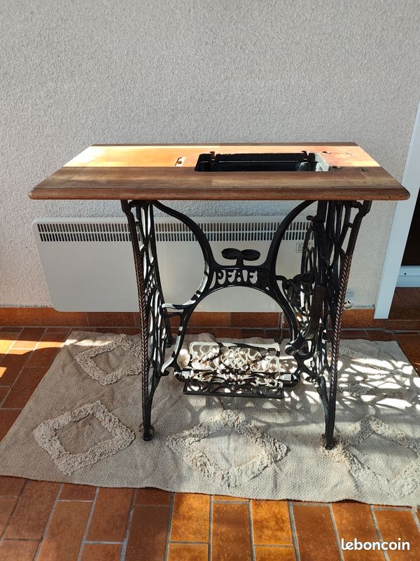 Pied machine a coudre (image 1)
