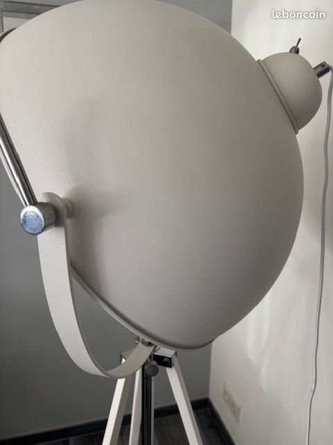 Lampadaire Trépied (image 4)