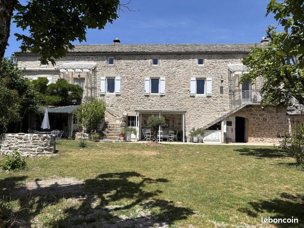 Propriété 6 pièces 203 m²