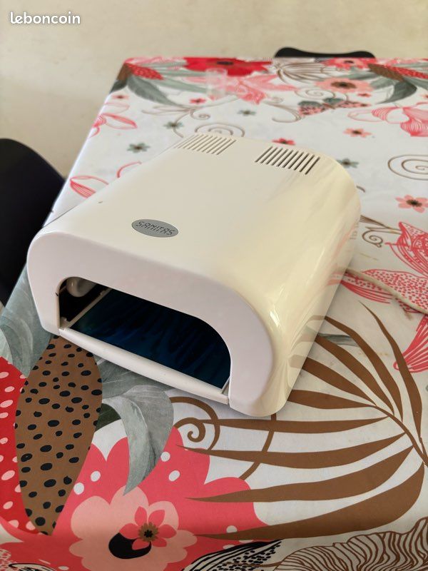 Lampe UV à ongles (image 1)