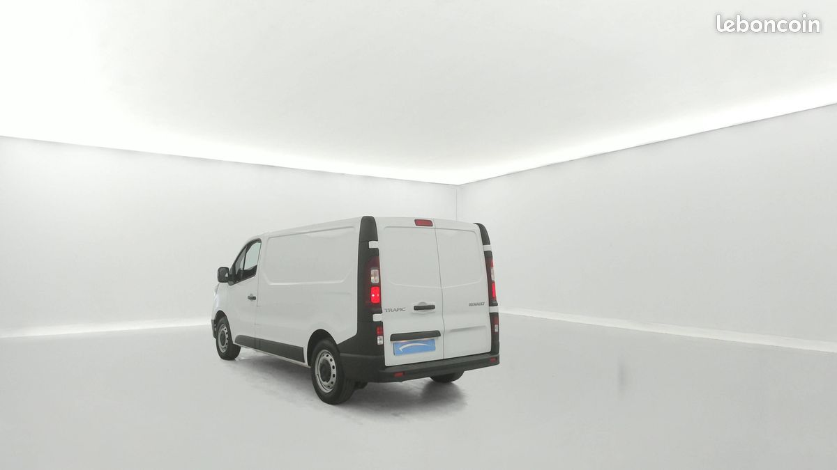 RENAULT FG CF L1H1 3T blue dci 130 E6E (image 3)