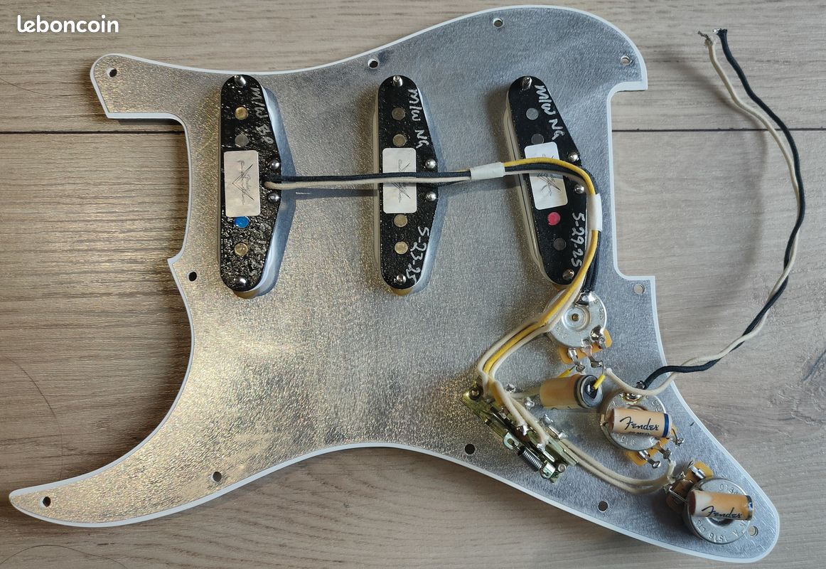 Plaque / pickguard Stratocaster Custom Shop Ancho Poblano (image 1)