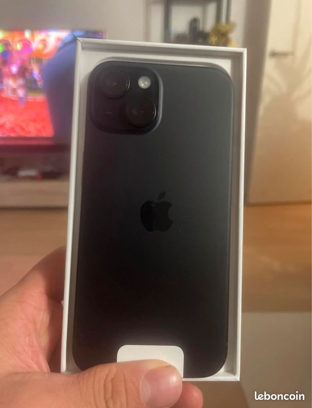 IPhone 15 noir 128 gigas neuf 5G (image 1)