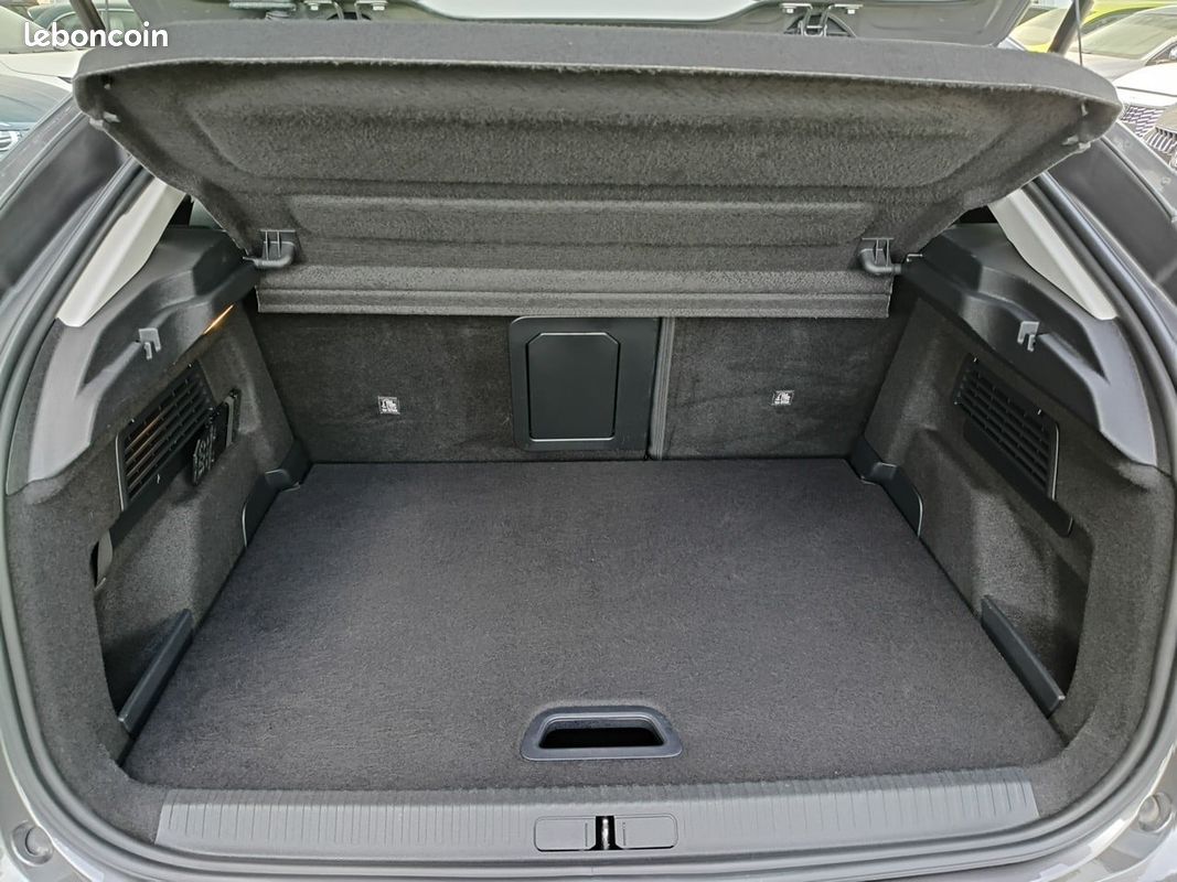 CITROEN C4 BlueHDi 130 S&S EAT8 Shine (image 15)
