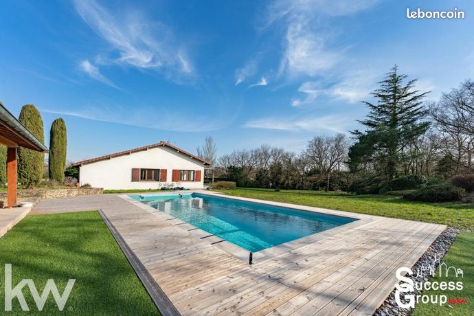 Maison 7 pièces 382 m²