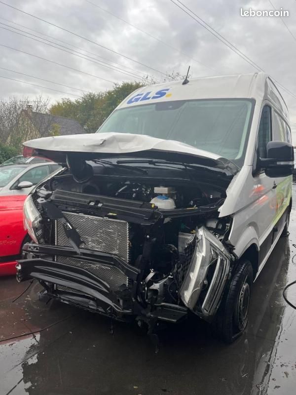 Volkswagen Crafter VAN e- 35 L3H3 136 CH ACCIDENTEE (image 1)