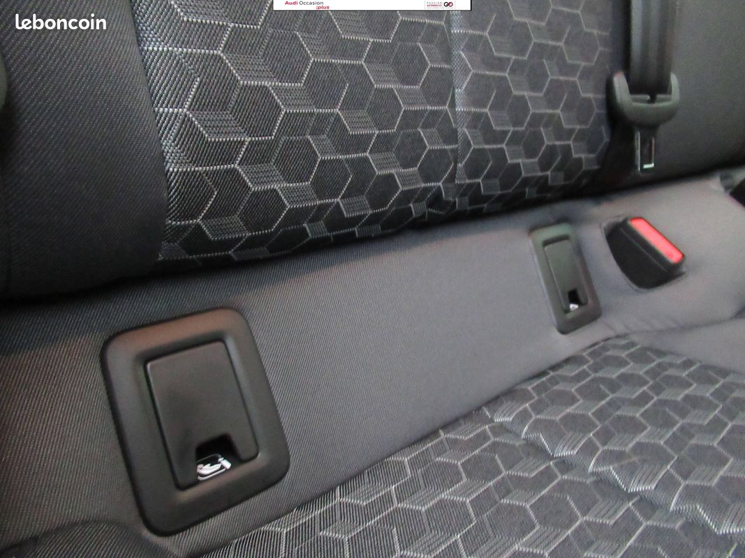 AUDI A1 Sportback 25 TFSI 95 ch S tronic 7 Design (image 28)