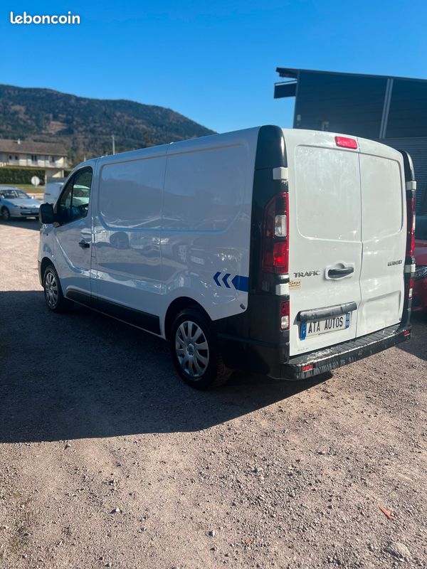 Renault Trafic L1H1 DCI 120 GRAND CONFORT TVA récupérable (image 4)