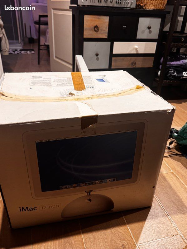 Apple iMac G4 Tournesol Vintage 17 pouces dans son emballage﻿ d'o
