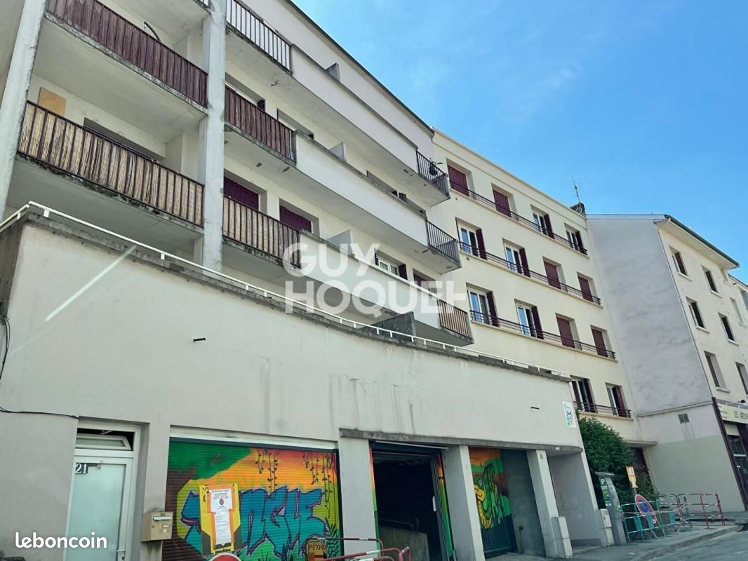 Parking Grenoble · 85 €/mois