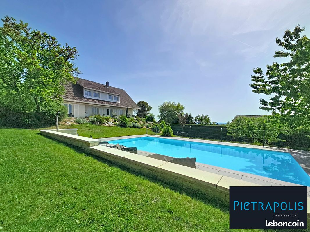 Maison 8 pièces 313 m² · à Daix · 313 m² · 950 000 €
