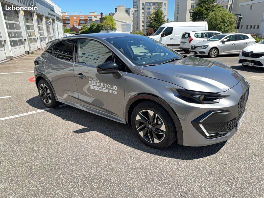 RENAULT Clio E-Tech full hybrid 160 ch Techno (image 7)