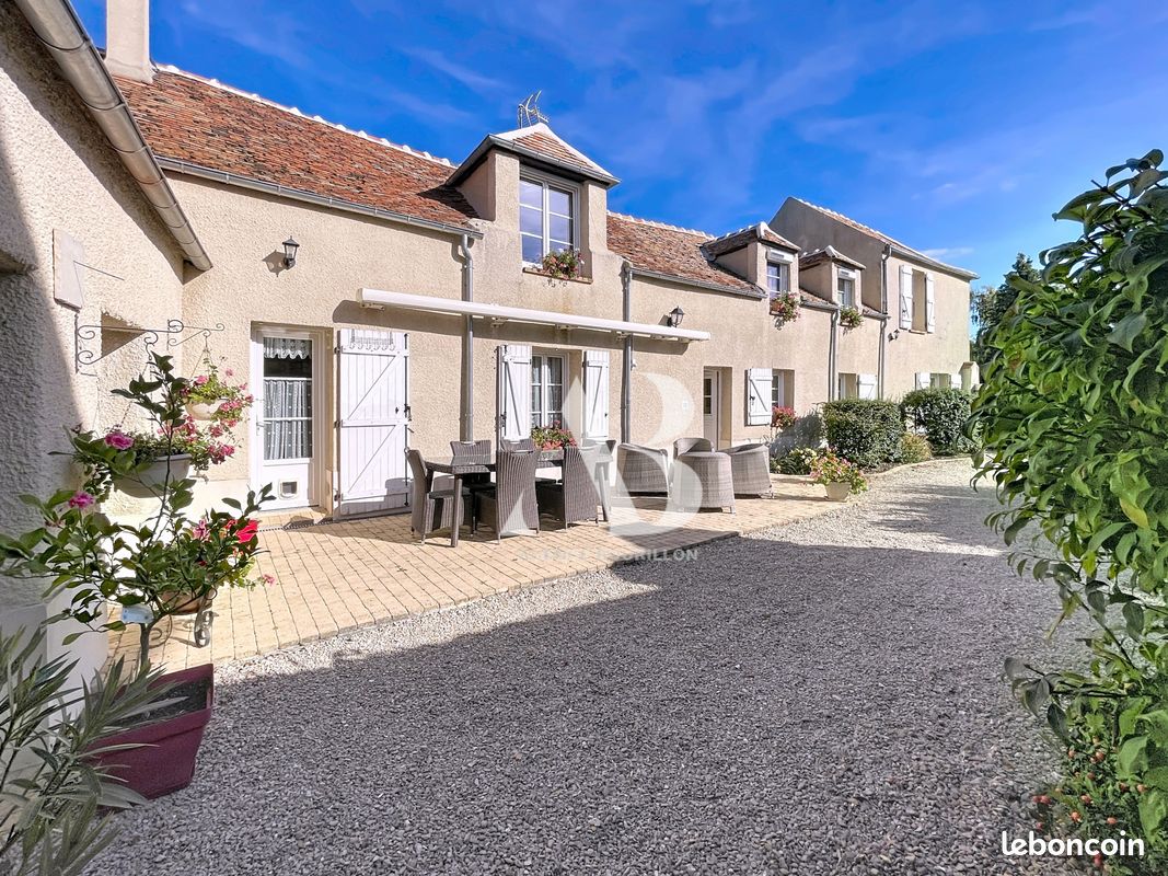 Maison 9 pièces 225 m² · à Grandpuits-Bailly-Carrois · 225 m² · 370 000 €