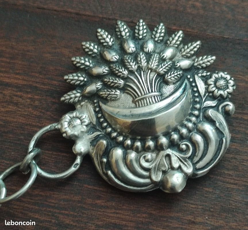 Pendentif Argent Ancien – Boucle De Cape XIXe Transformée, Poinçon Vieillard, Bijou Unique