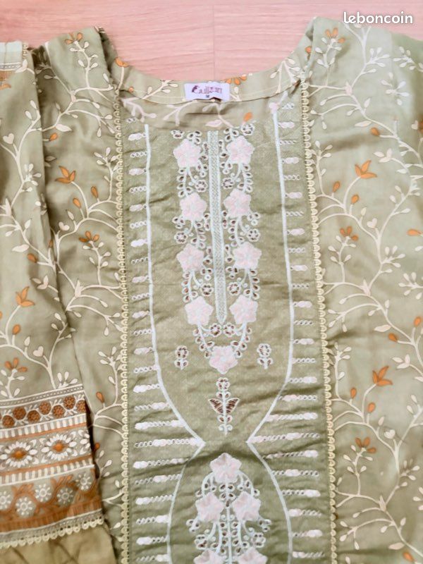 Costumes indiens 3 pièces - Disponibles à la mode et en gros
