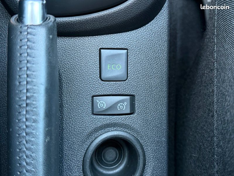 Renault Captur 1.3 TCe 150 Intens Leds GPS Caméra Bluetooth Régul (image 25)