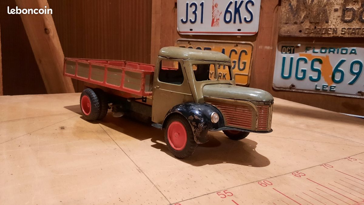 ANCIEN JOUET CAMION Benne Berliet Mont Blanc en Tôle