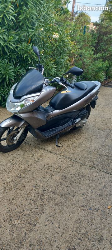 Scooter Honda pcx 125 de 2011 Motos