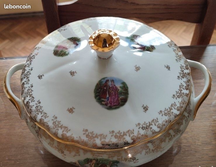 Service de table et à café en porcelaine de Chauvigny- Limoges (image 8)