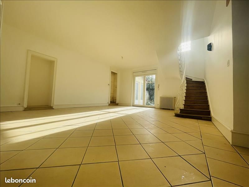 Maison 5 pièces 162 m² · à Ruelle-sur-Touvre · 162 m² · 1 158 €/mois