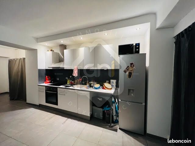 Appartement 3 pièces 66 m² · à Milhaud · 66 m² · 750 €/mois