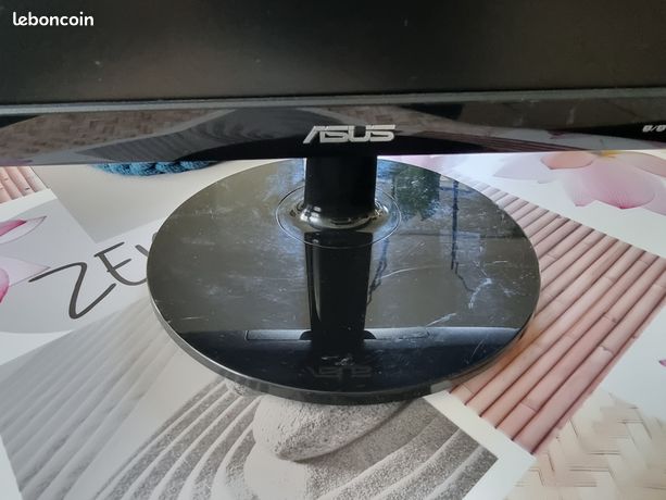 ASUS X75A (TY228H) 17,3" Écran Fonctionnel - Vendu Pour Pièces (pas De Clavier, Pas De Processeur)