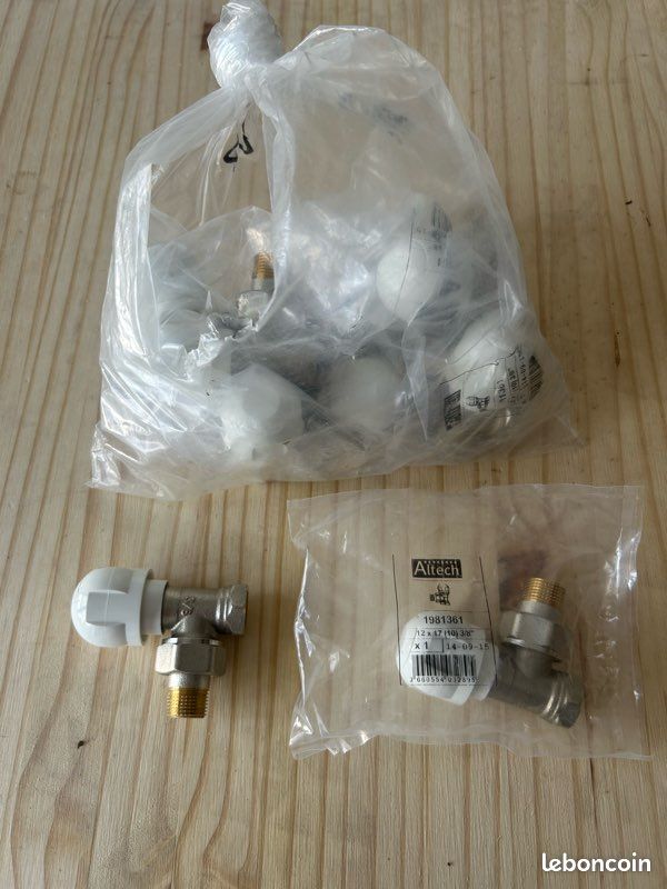 Lot de 10 robinets manuels radiateur ALTECH 12x17 / 3/8 neufs (image 1)