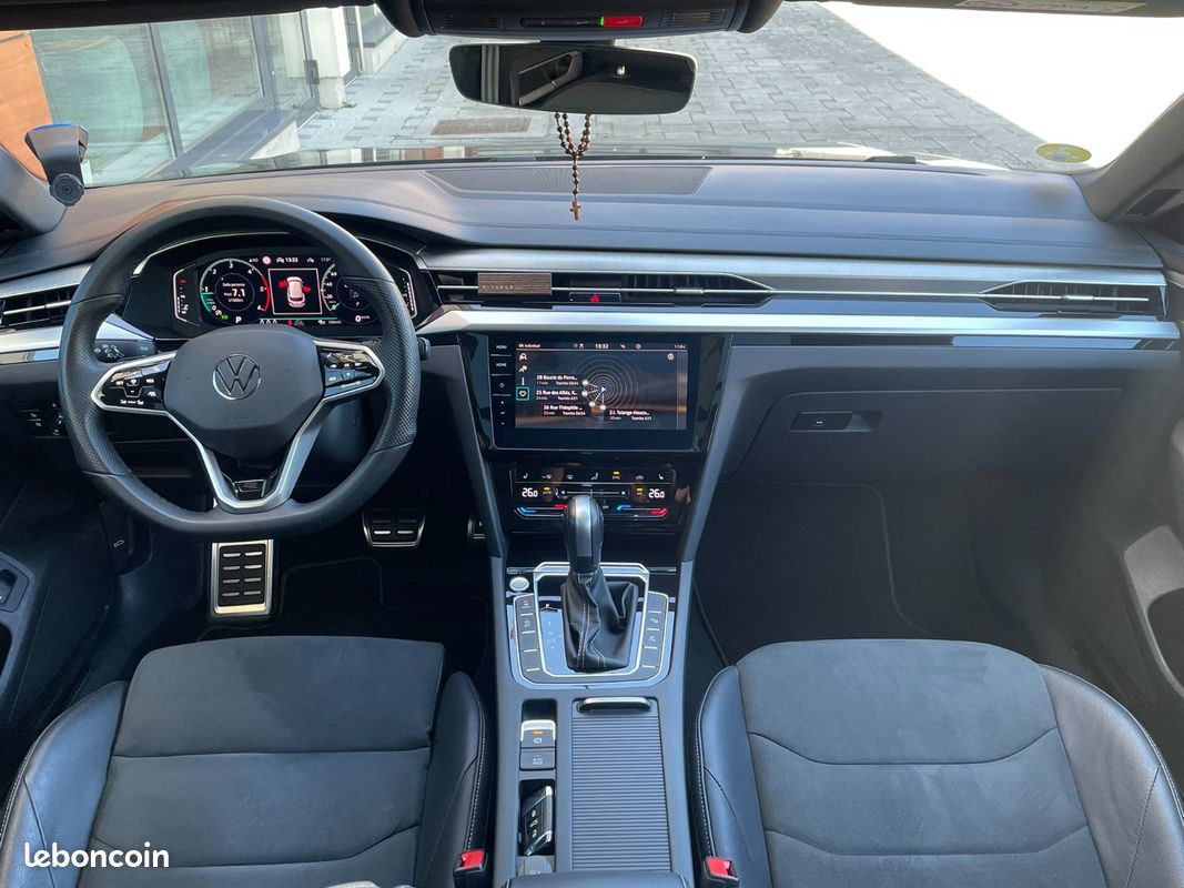 VOLKSWAGEN ARTEON SHOOTING BRAKE 2.0 TDI EVO SCR 150 DSG7 R-Line - TOIT OUVRANT - PNEUS NEUF (image 4)