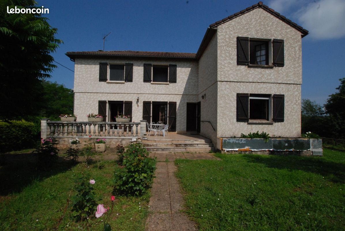 Maison 7 pièces 164 m² · à Le Roc · 164 m² · 248 000 €