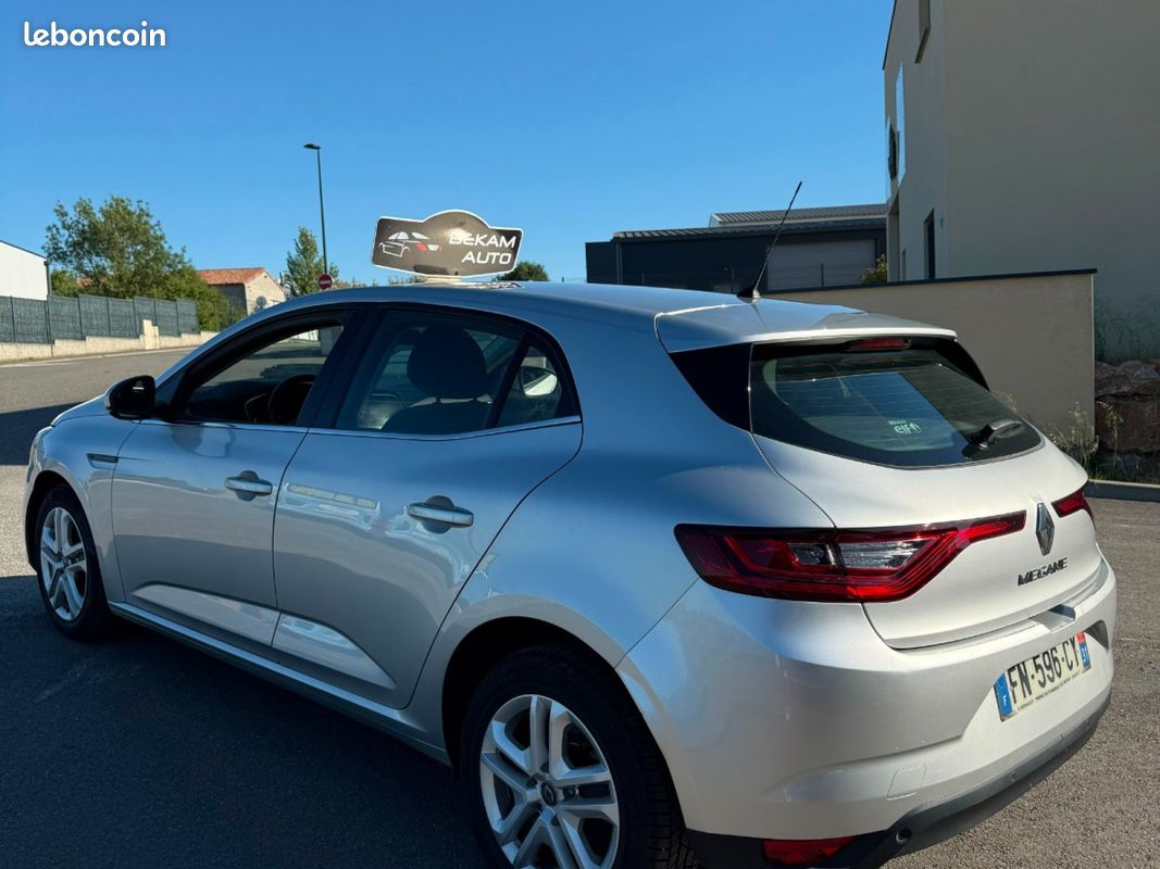 RENAULT MEGANE IV BERLINE BUSINESS 1.5 dCi 115 Business boîte automatique (image 7)