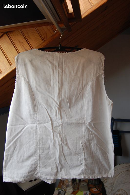 Petit chemisier blanc sans manche -taille 44 (image 3)