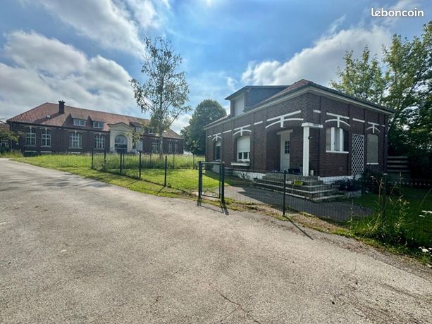 Immeuble 1 883 m² Moreuil