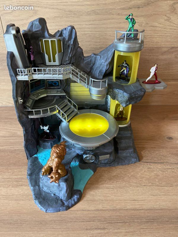 Jada - DC Comics Big Nano Scene - Batcave Batman Playset - 7 figurines incluses - (image 4)