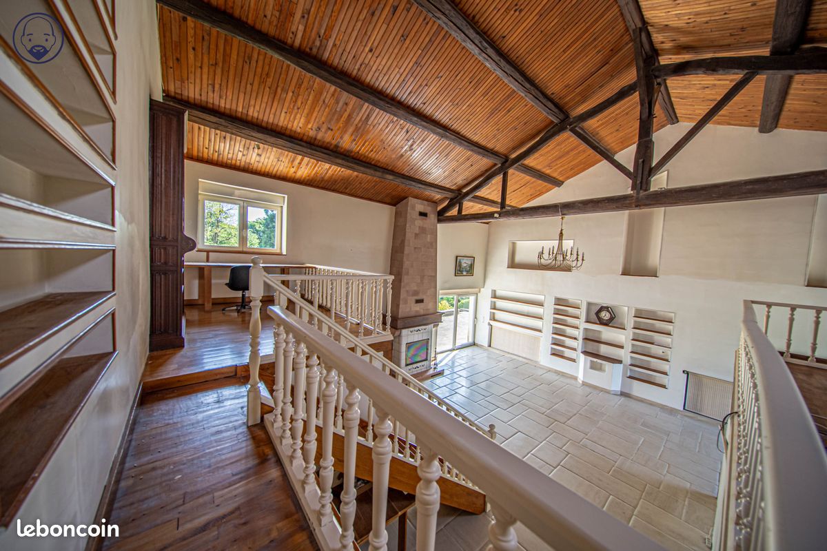 Propriété 10 pièces 314 m² (image 10)