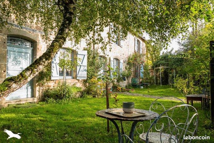 Maison 9 pièces 300 m²