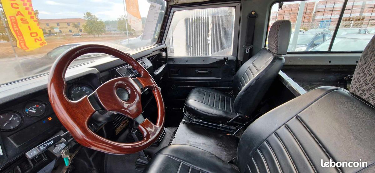 Land Rover Defender 2.5 122 CH – Légende Tout-Terrain (image 5)