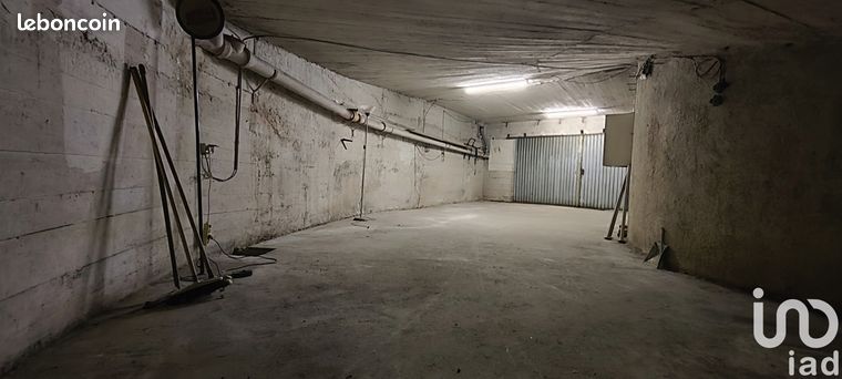 Parking/box 103 m² Nice