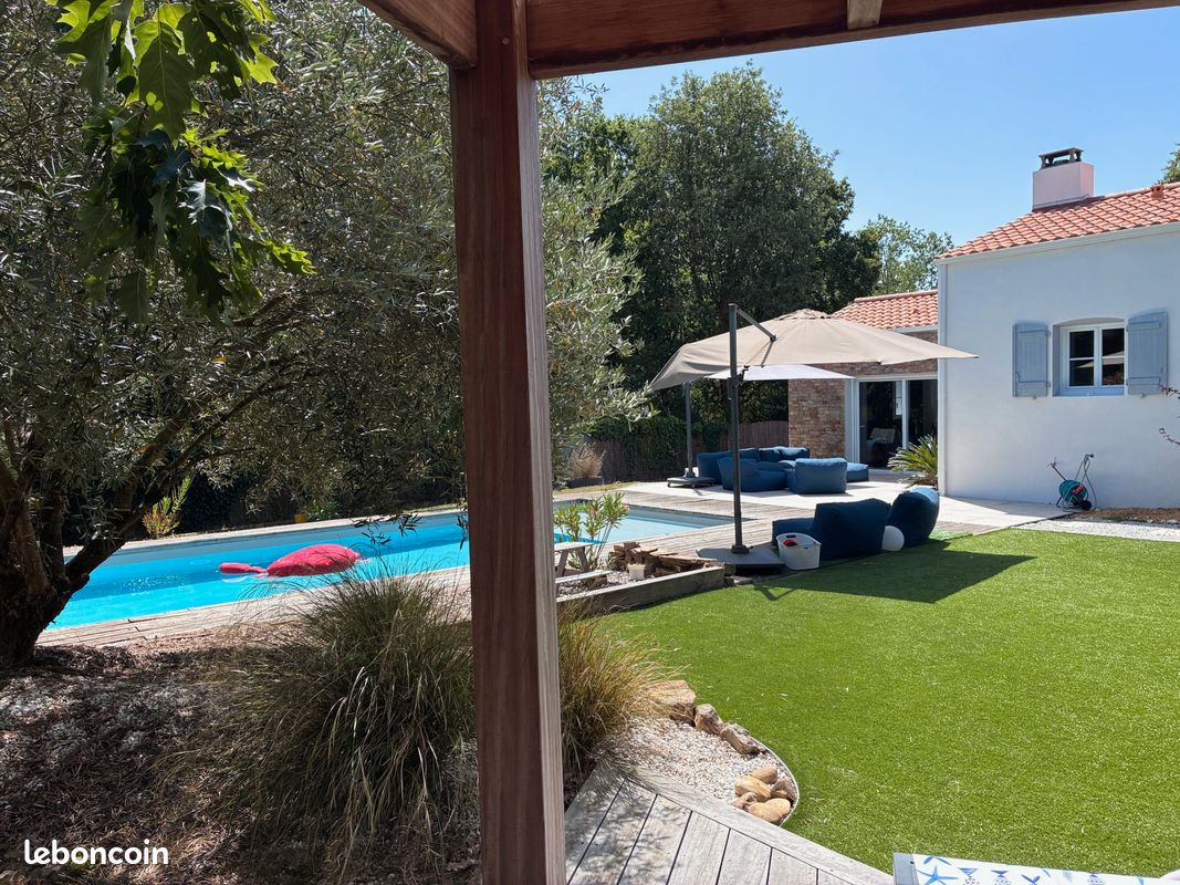 Maison 6 pièces 140 m² · à Brem-sur-Mer · 140 m² · 699 000 €
