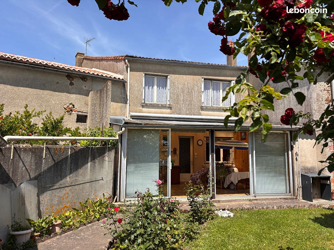 Maison 7 pièces 145 m² · à Argentonnay · 145 m² · 118 500 €