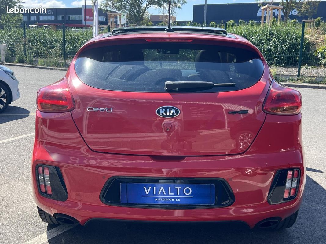 KIA PROCEED 1.0 T-GDi 120 II COUPE GT Line (image 10)