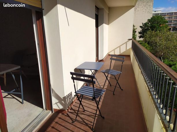 Chambre 1 pièce 14 m²