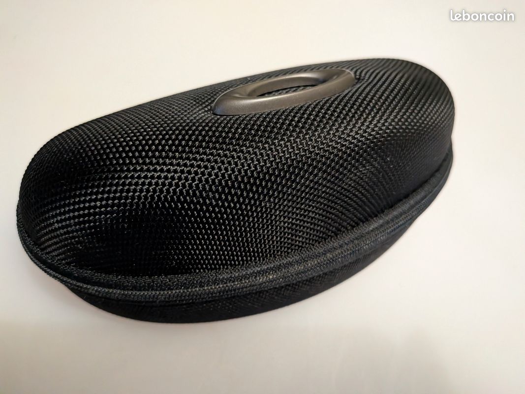 Vends lunette solaire femme OAKLEY (image 4)